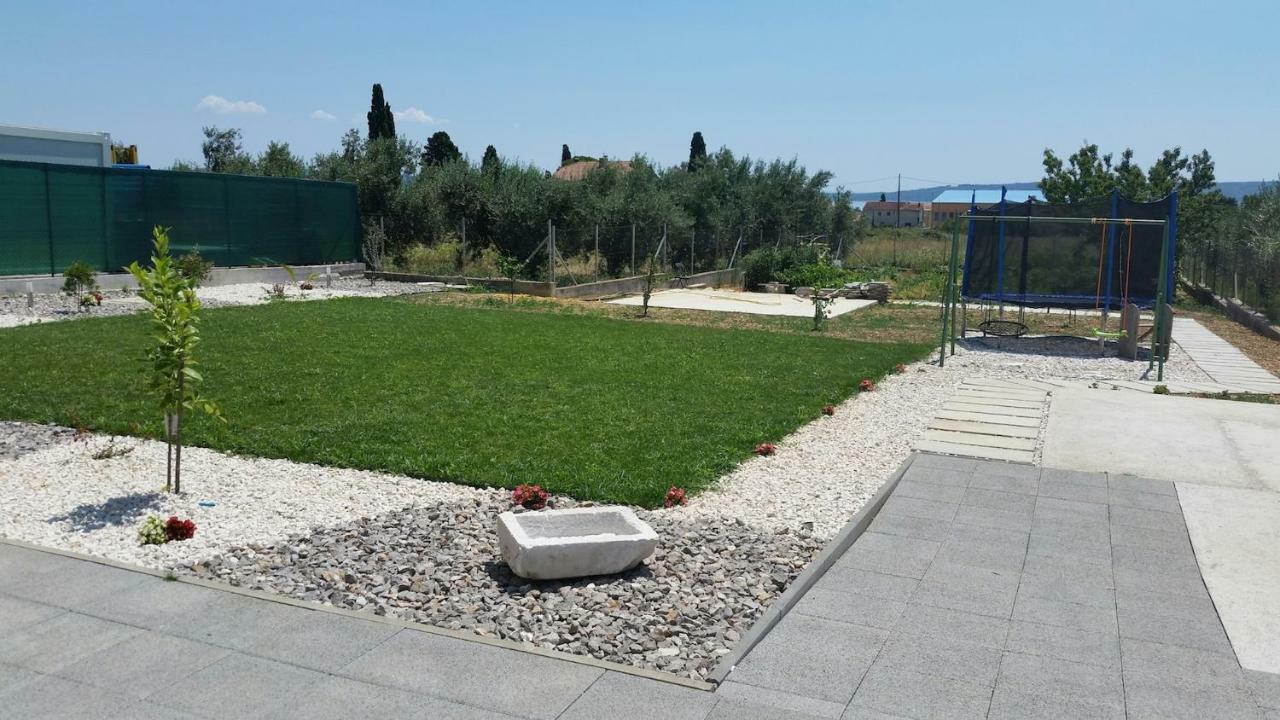 Cozy Apartment With Sea View Kaštela Екстериор снимка
